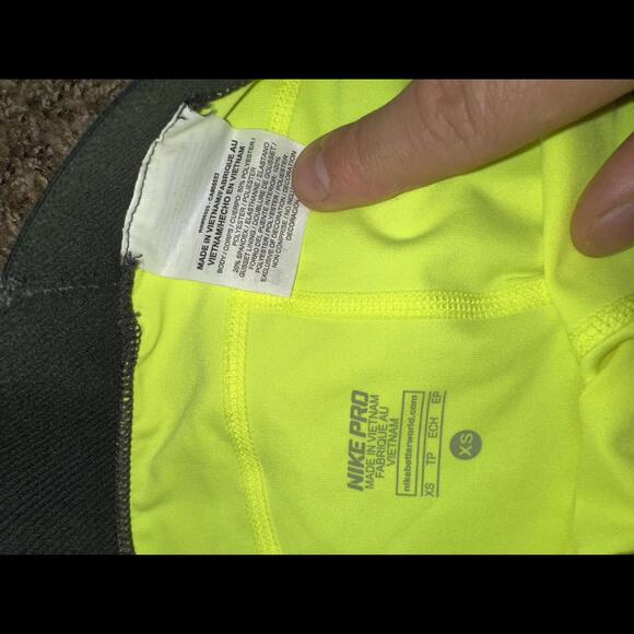 Nike Women's Dri-Fit Pro 3 Big Dot Training Shorts - Picture 2 of 12